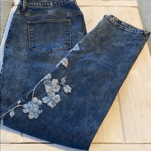 Chico’s Jegging with embroidery